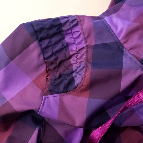 Lululemon Track Purple Navy Plaid Jacket, Size 6 - Picture 13 of 16